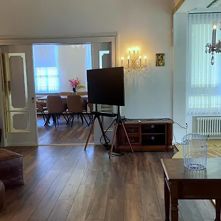 Grande Mit Whirlpool-badewanne Und 150 Qm Mitten Im Zentrum Bad Harzburg