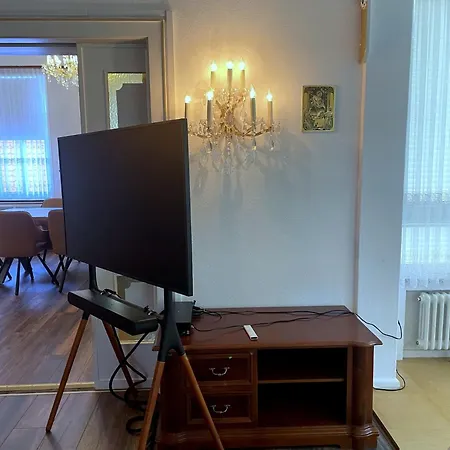 Apartment Grande Mit Whirlpool-badewanne Und 150 Qm Mitten Im Zentrum *